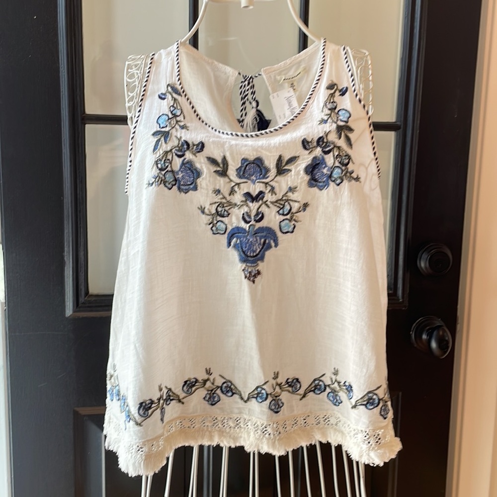 NWT max studio embroidered top